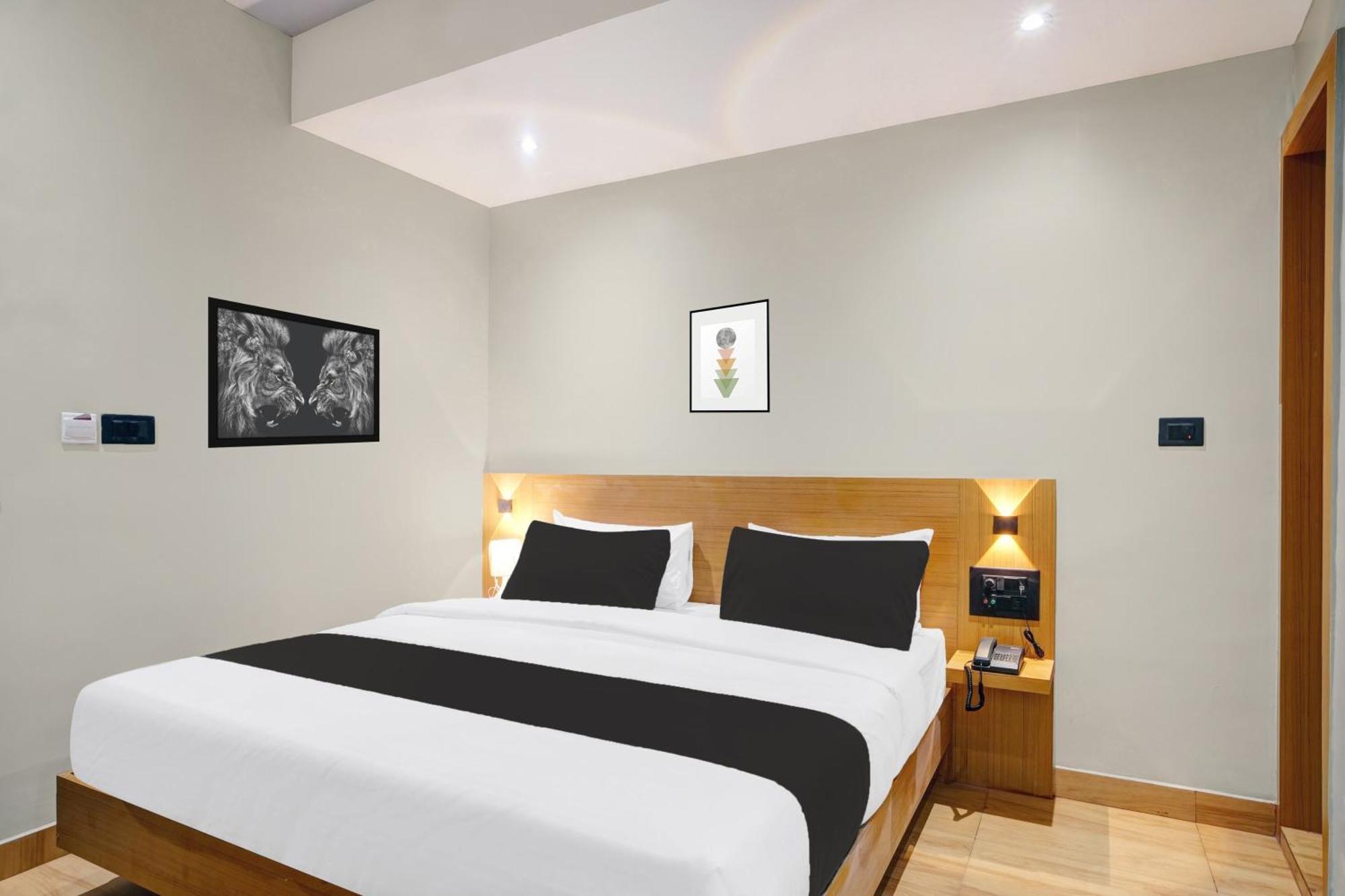 Townhouse Oak Sarusajai Stadium Dispur Экстерьер фото