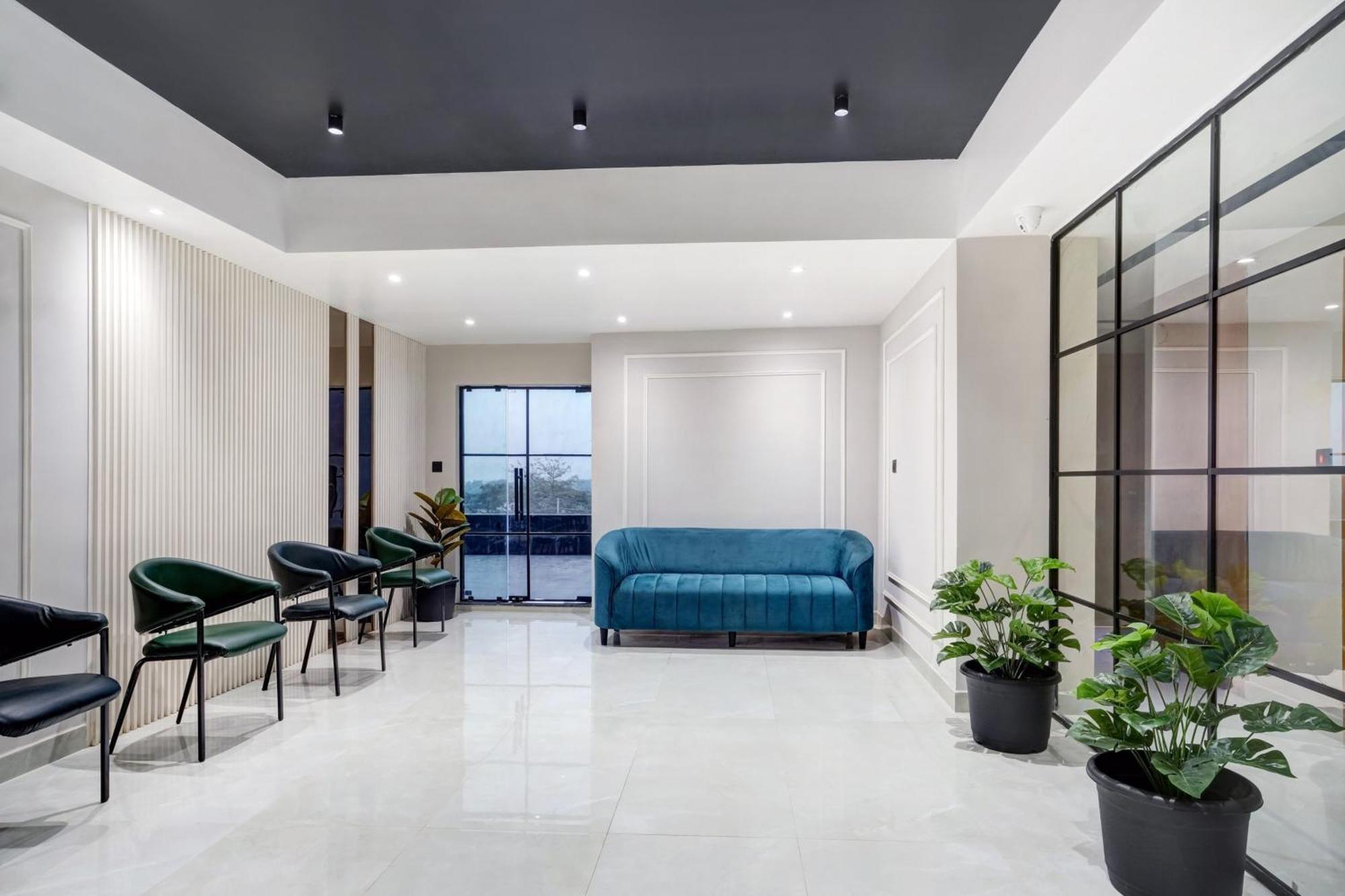 Townhouse Oak Sarusajai Stadium Dispur Экстерьер фото