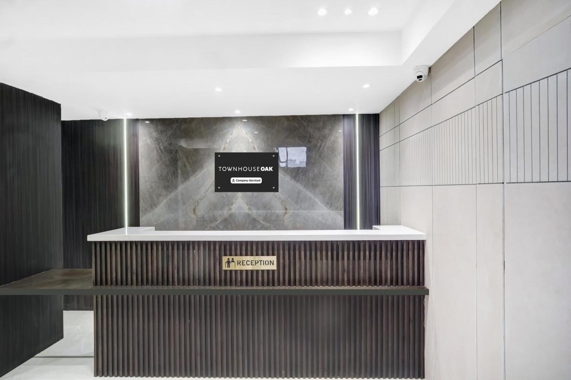 Townhouse Oak Sarusajai Stadium Dispur Экстерьер фото