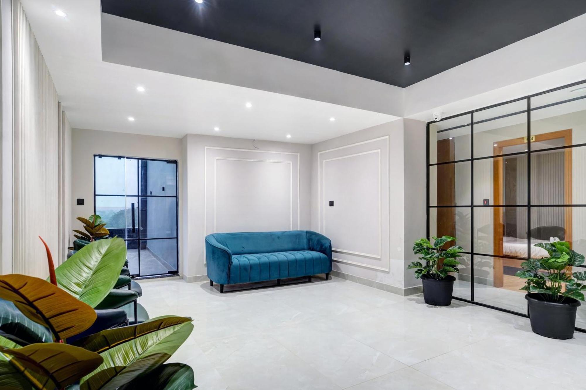 Townhouse Oak Sarusajai Stadium Dispur Экстерьер фото
