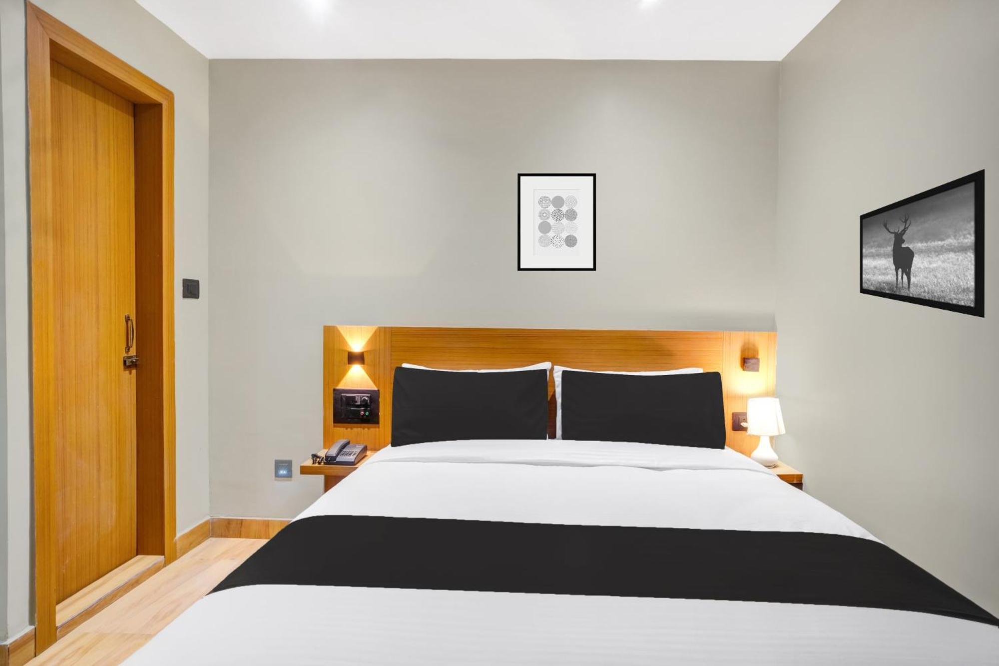 Townhouse Oak Sarusajai Stadium Dispur Экстерьер фото