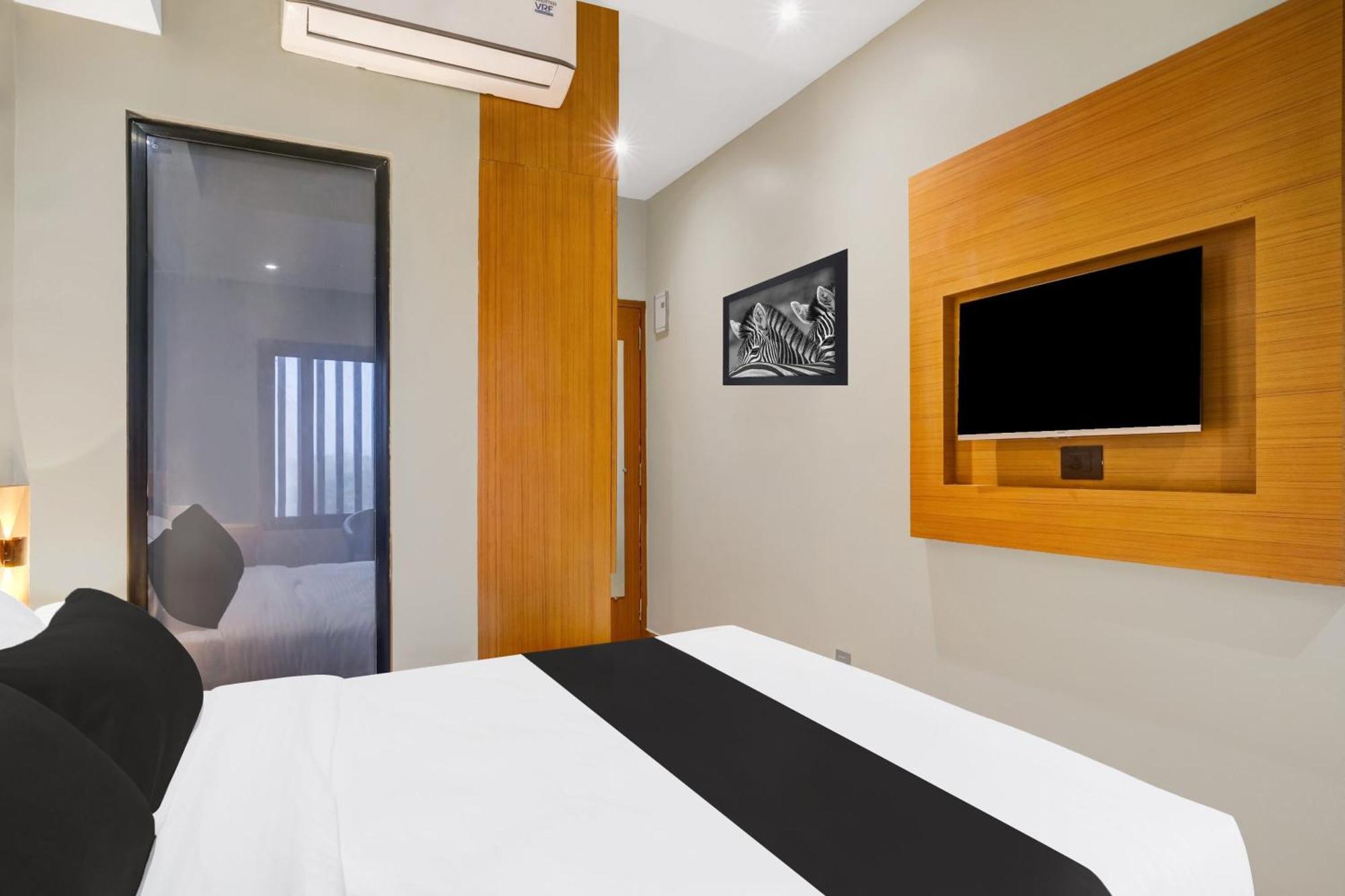 Townhouse Oak Sarusajai Stadium Dispur Экстерьер фото